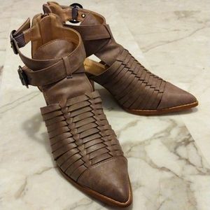 Oli Jolimall strappy heels.